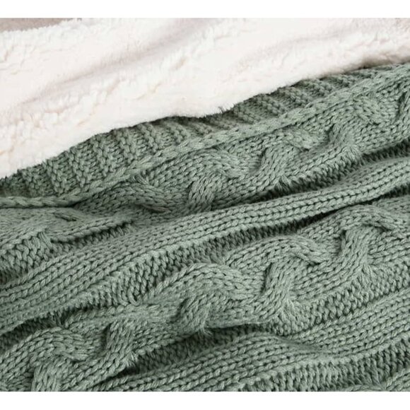 NWT Life Comfort Cable Knit Throw Blanket Green 50 in x 60 in - Picture 4 of 6